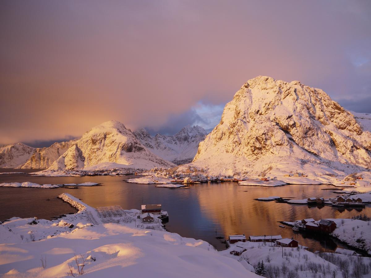 Sørvågen Lofoten Planet Basecampヴィラ エクステリア 写真